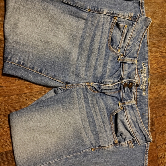 American Eagle Capris - Picture 2 of 2